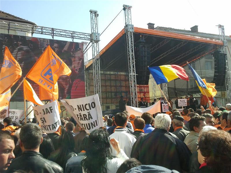 Miting fără Boc la Cluj. Primarul e cu Băsescu la București FOTO / VIDEO