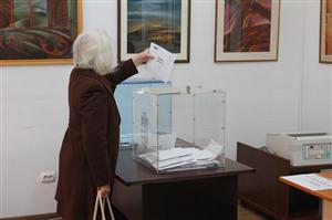 Maghiarii cu dublă cetăţenie dau primul lor vot pentru Parlamentul Ungariei