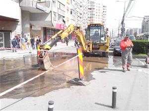Niagara din Mărăşti. Sfat util: înarmaţi-vă cu cizme de gumă! VIDEO