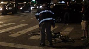 S-a urcat beat la volan şi lovit două fetiţe ce mergeau pe bicicletă