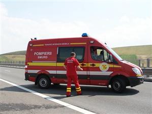 Accident grav în Tureni: o maşină răsturnată, doi răniţi