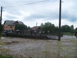 Codul portocaliu de inundaţii pentru 12 judeţe