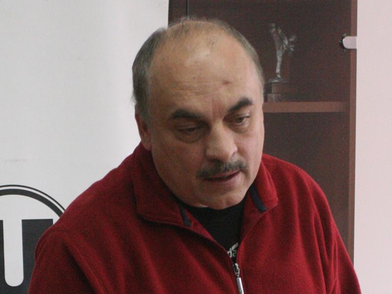 Echipa fără nume. Pot rămâne şi fără 