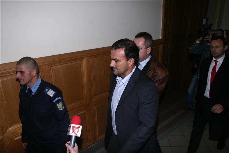 Verdict în dosarul Apostu: fostul primar află dacă se întoarce la închisoare sau nu