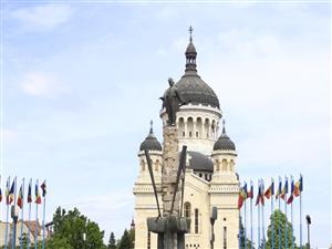 Biserica ONLINE. Mitropolia Clujului îşi trimite preoţii în spaţiul virtual