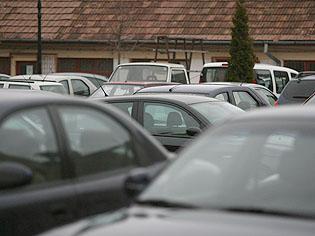 Afacerile din comerţul auto, în scădere cu 1.5% 