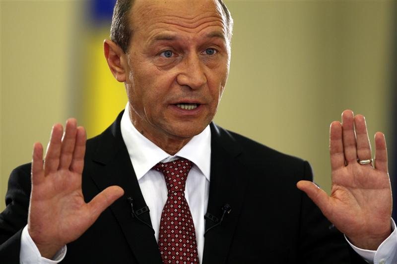 Traian Băsescu: CSAT a aprobat prezenţa unor aeronave de luptă ale NATO pe aeroporturile din România. România solicită consolidarea flancului estic