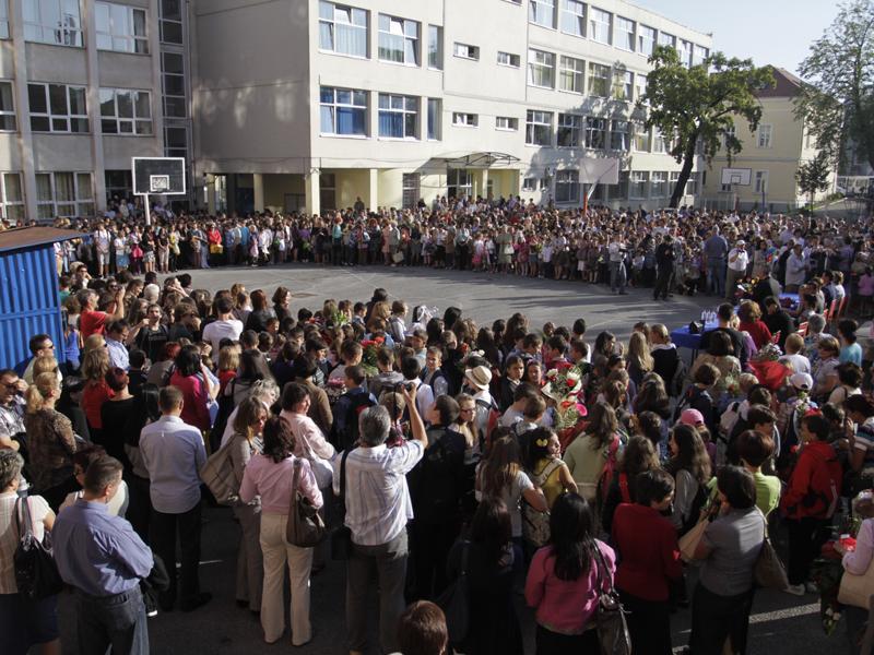 Elevii condamnă indiferenţa consiliului care ar trebui să-i reprezinte cu privire la deciziile Ministerului Educaţiei Naţionale