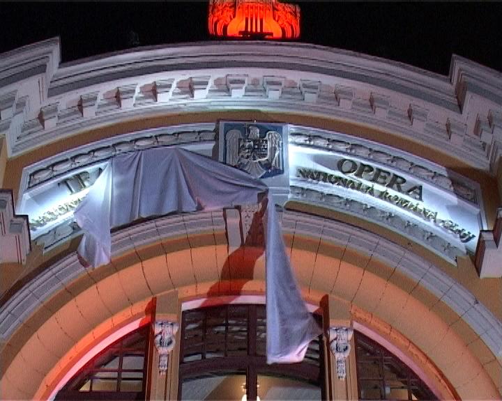 Moment istoric la Cluj. Titulatura Operei Naţionale din oraş a fost inscripţionată pe faţada clădirii