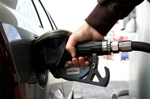 Preţul la carburanţi, umflat exagerat. Cât ar trebui să coste
