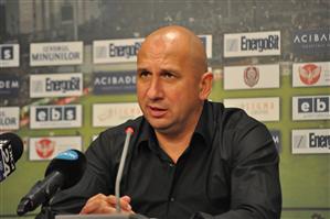 Bucuria lui Miriuţă după succesul cu Dinamo. Vezi ce i-au spus fotbaliştii neplătiţi de mai multe luni