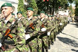 Ziua Armatei Române se sărbătoreşte în şcoli