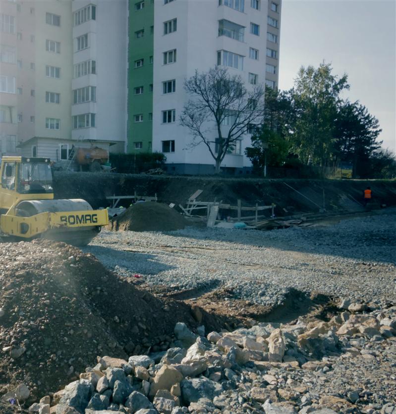 Blocul gigant care i-a revoltat pe mănăştureni se face. Lucrările durează trei ani  