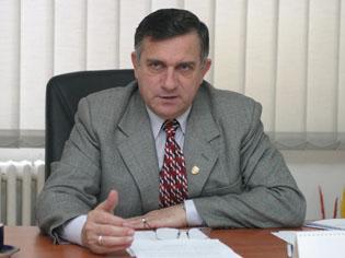 Funar cere Curţii Constituţionale anularea alegerilor din 2 noiembrie