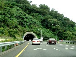 Tunel de 2,5 km pe sub Meseş pe traseul autostrăzii Transilvania