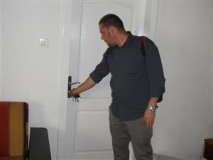 Mai nou, hoţii intră fără probleme în locuinţe: au şi chei