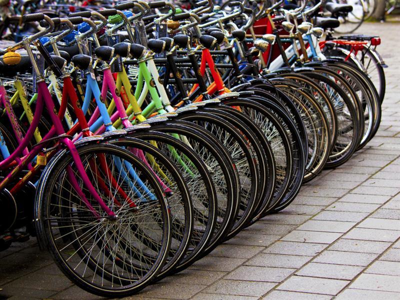 Bicicliştii clujeni, aşteptaţi la marş. Vor să taxeze şoferii indisciplinaţi