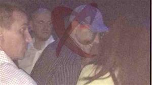 Victor Ponta îşi petrece vacanţa în Abu Dhabi, alături de Sebastian Ghiţă. Fotografiaţi într-un club GALERIE FOTO