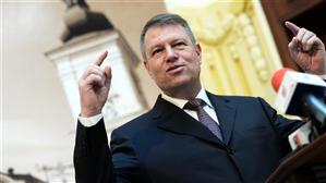 Iohannis, primit cu aplauze la Alba Iulia. Mesajul preşedintelui ales de Ziua Naţională