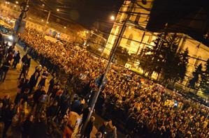 La 25 de ani de la Revoluţie, clujenii ies din nou în stradă. De această dată, împotriva legii securităţii cibernetice
