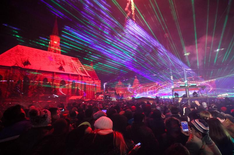 10.000 de oameni au sărbătorit în centrul Clujului