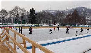 Până în 11 ianuarie, clujenii pot patina gratuit la ştrandul din Grigorescu