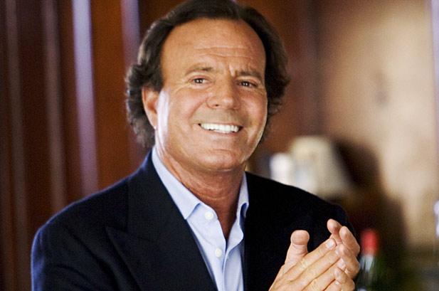 Julio Iglesias S-A ÎNDRĂGOSTIT de Cluj. A fost ideea lui să se întoarcă