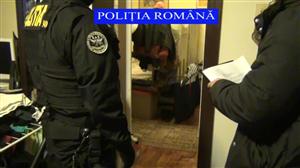 Percheziţii la spărgători de locuinţe. Ce au descoperit poliţiştii VIDEO