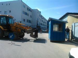 Drama “ţiganilor de la bloc”. Terorizaţi de un baron al construcţiilor şi de fiul său, 