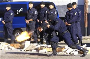 Paradă militară şi exerciţii demonstrative în centrul oraşului, de Ziua Jandarmeriei Române