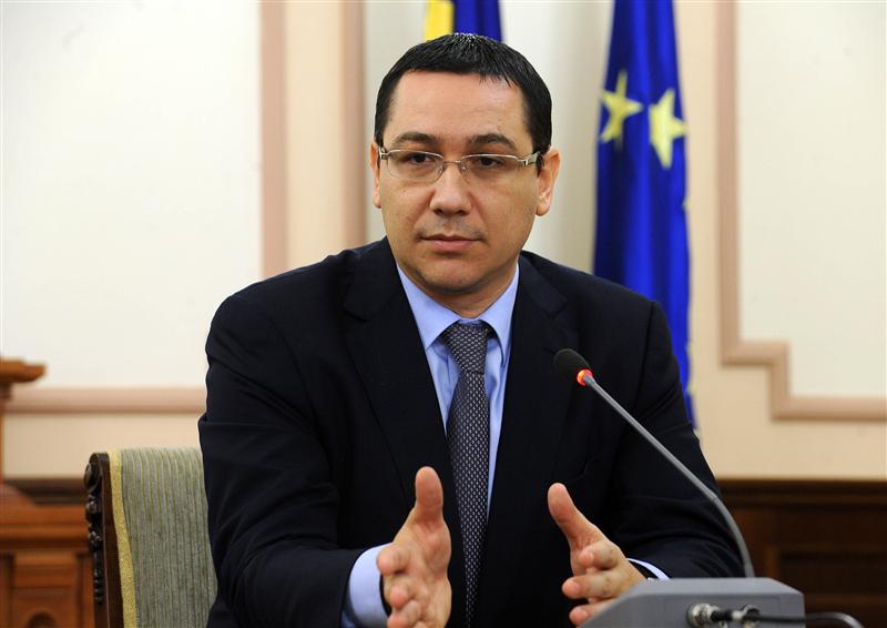 Ponta îi invită la Parlament, luni, pe toţi cei care au semnat moţiunea contra lui Ungureanu în 2012