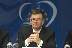 Mihai Răzvan Ungureanu, nominalizat de Iohannis pentru postul de director al SIE