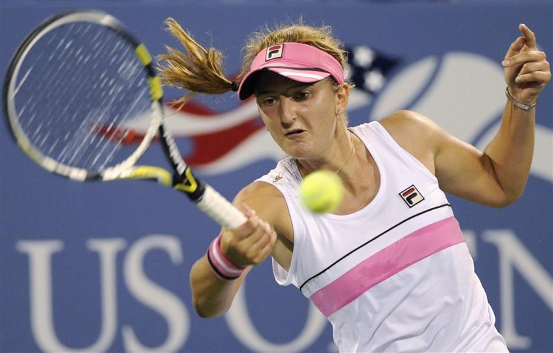 Irina Begu, învinsă de Maria Şarapova, în turul al treilea al turneului de la Wimbledon