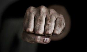 „Să moară Romeo.” Bătut chiar la cheful de ziua lui de naştere, de un individ căruia îi “suflase” cândva o lucrare 
