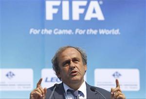 BBC: Michel Platini, susţinut de patru confederaţii, va candida la preşedinţia FIFA