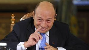 Băsescu: E inadmisibil gestul lui Dragnea cu miniştrii. Dacă eram premier, era dat cu capul de pereţi