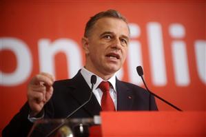 Geoană susţine că guvernul va fi schimbat la începutul sesiunii, iar Ponta a aruncat prosopul