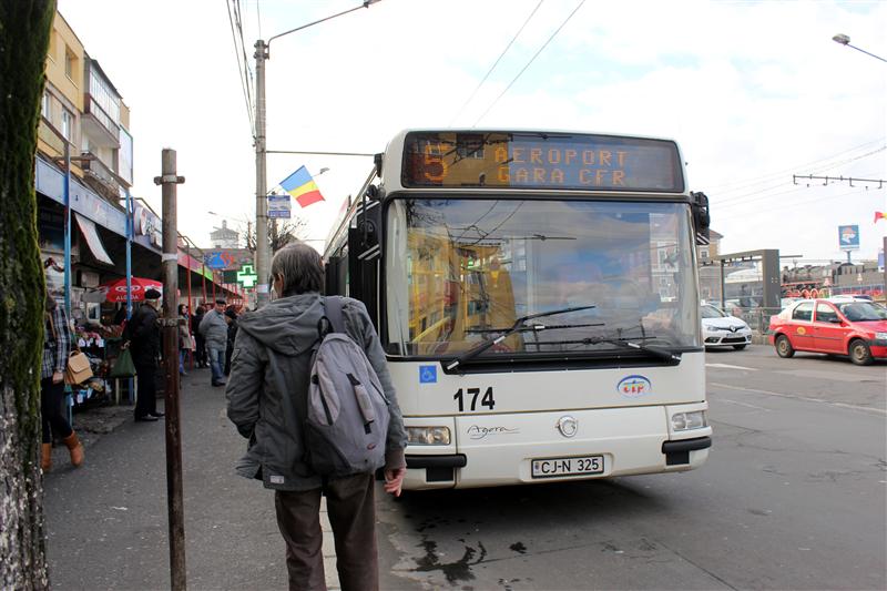 Fară transport în comun pe timpul nopţii. Care sunt argumentele invocate de Emil Boc