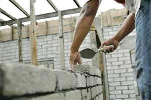 Lucrările de construcţii au crescut în primul semestru cu peste 10%