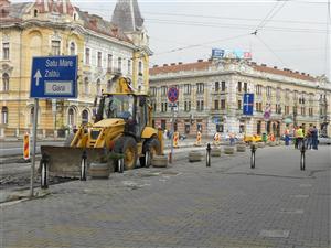 Clujul, şantier continuu. Lucrările pe unele străzi se termină când începe şcoala. Dar pornesc altele