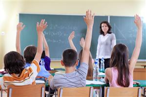Debutul anului şcolar la Cluj: 120 de obiective degradate sau fără apă curentă şi copiii de clasa a III-a fără manuale