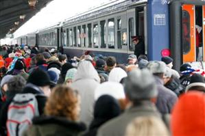 CFR Călători recomandă pasagerilor să evite schimbarea trenurilor în Budapesta din cauza migranţilor