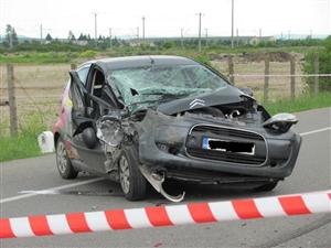 Accident pe o arteră în lucru: o femeie a fost rănită de un şofer băut