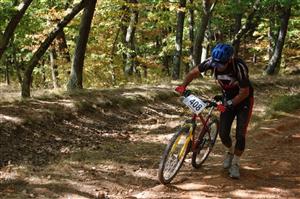 Munţii Gilăului vor fi asaltaţi de sportivi: campionate de alergare montană şi de mountain bike