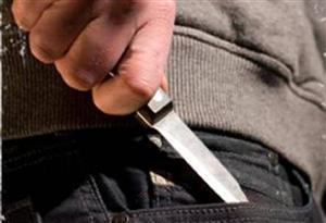 Cu poliţiştii la un pas distanţă, doi tâlhari au ameninţat cu cuţitul un tânăr, în centrul Clujului. Cum s-a terminat aventura