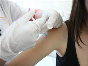 Comisar european: Rata de vaccinare în România este tot mai scăzută