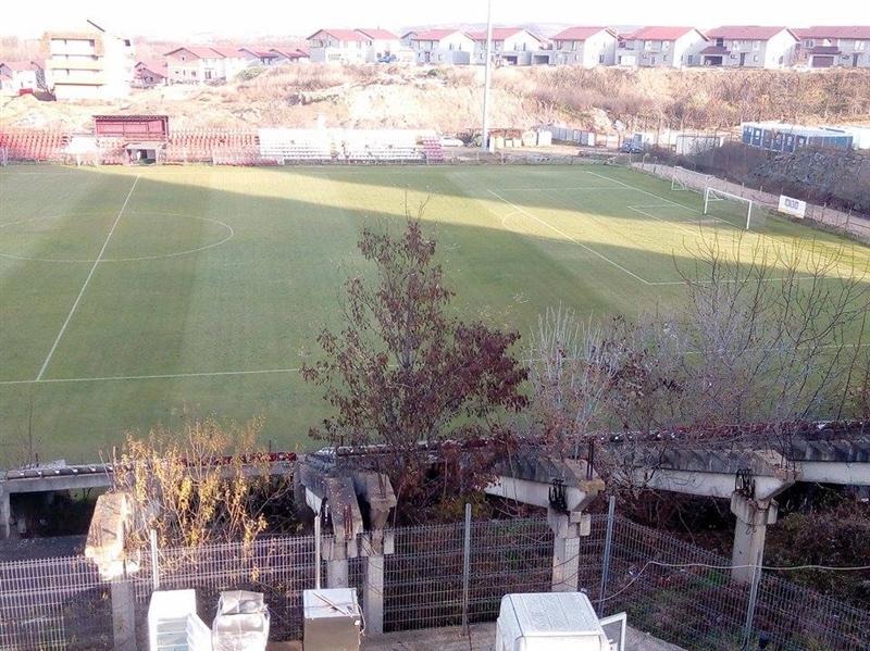 Bloc pe terenul de fotbal. Sportul se predă în faţa investiţiilor imobiliare