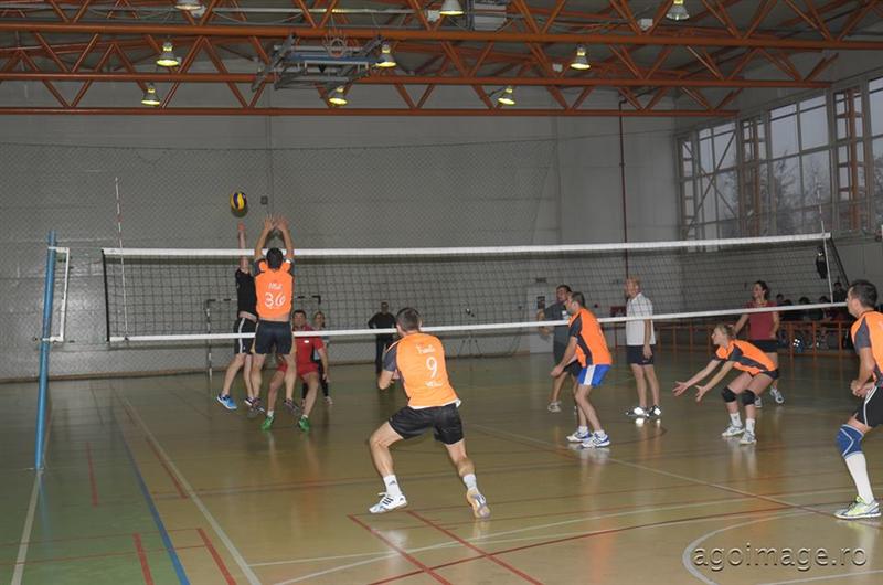 Volei 2 Give: competiţie caritabilă în pragul sărbătorilor de iarnă