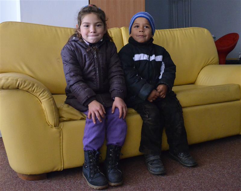 Apel umanitar: o familie greu încercată are nevoie de bani pentru o intervenţie chirurgicală
