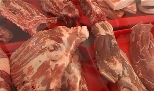 Zeci de kilograme de carne expirată confiscate: firma care le punea în vânzare, amendată drastic